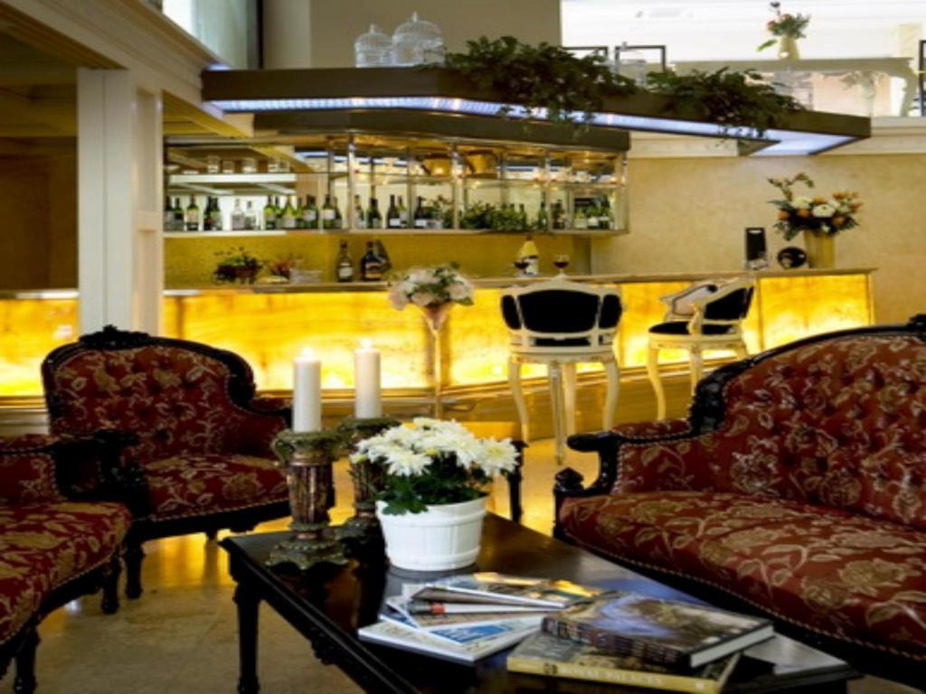 Amos Cozy Hotel Melawai Yakarta Exterior foto