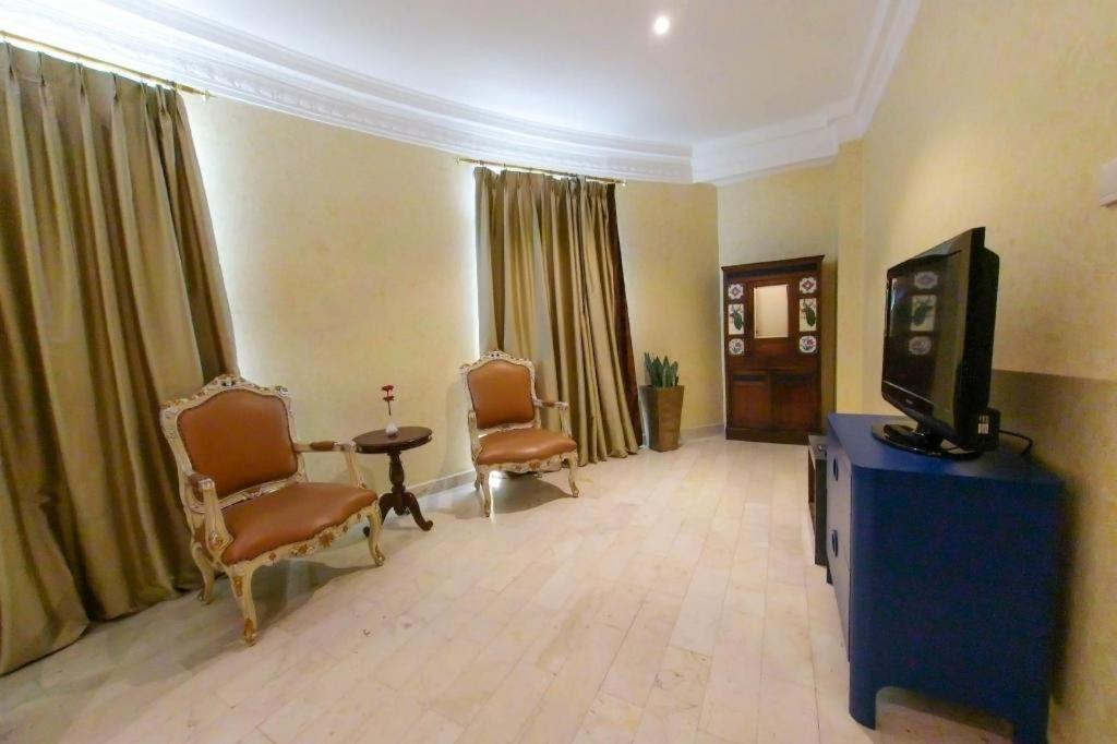 Amos Cozy Hotel Melawai Yakarta Exterior foto