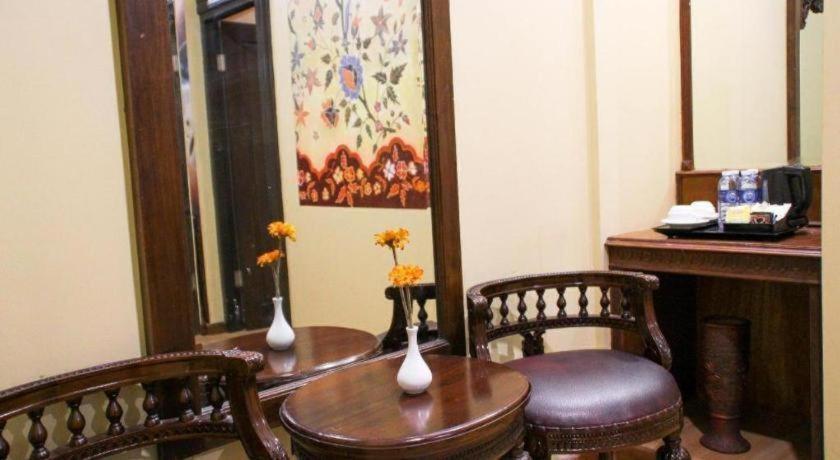 Amos Cozy Hotel Melawai Yakarta Exterior foto